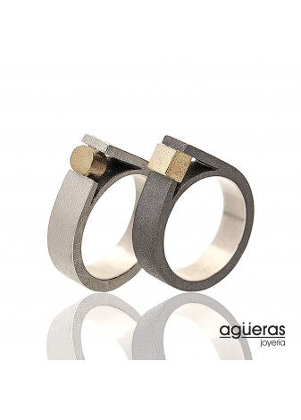 Anillo plata lijada y cilindro en oro