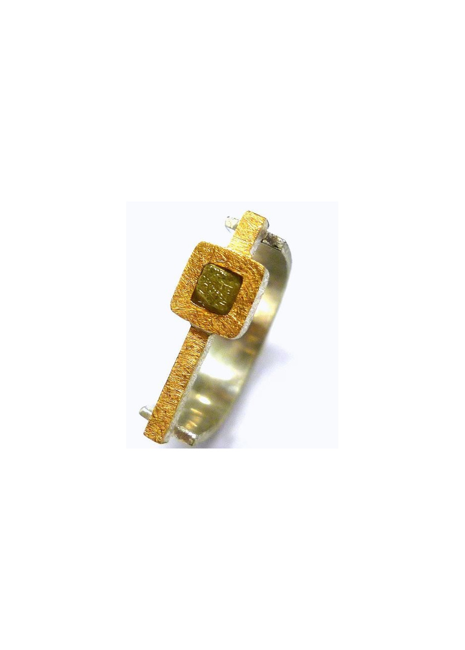 Anillo diamante en bruto oro