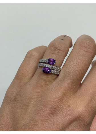 Anillo oro blanco, diamantes y amatistas