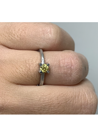 Anillo oro blanco y diamante Fancy