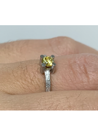 Anillo oro blanco y diamante Fancy