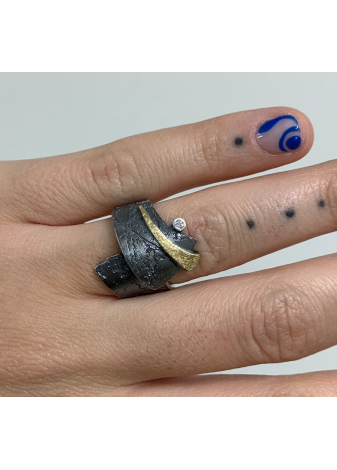 Anillo plata oxidada, oro y brillante