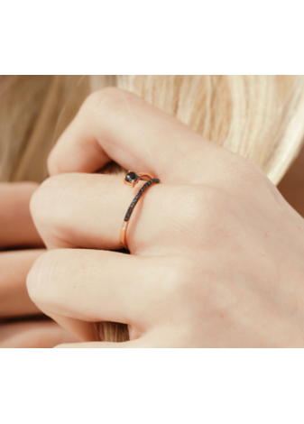 Anillo NOMAD oro rosa y diamantes negros