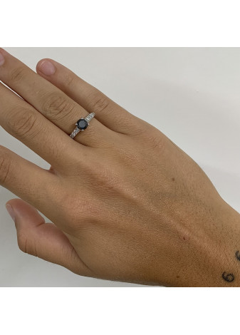Anillo oro y diamantes negro y blancos