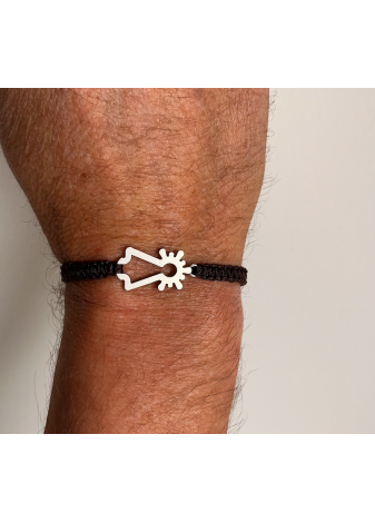 Pulsera Virgen plata macramé marrón.