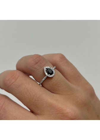 Anillo oro blanco con diamante negro talla pera y brillantes