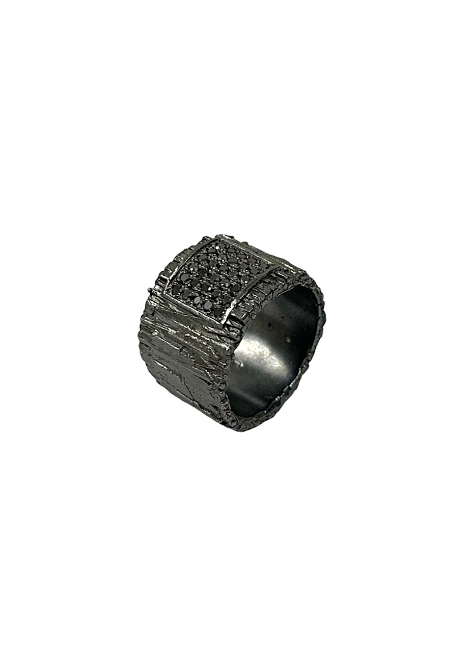Anillo plata y diamantes negros