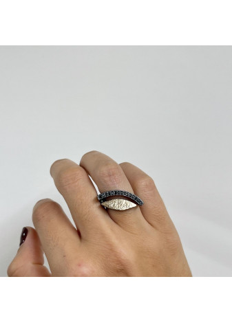 Anillo plata oxidada, oro y diamantes negros