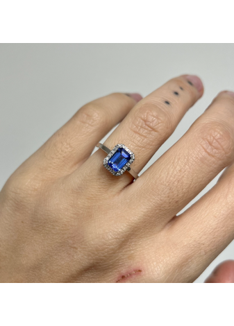 Sortija oro blanco, tanzanita y diamantes
