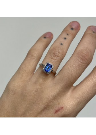 Sortija oro blanco, tanzanita y diamantes