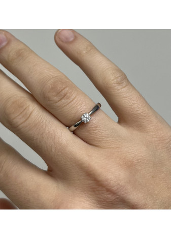 Solitario oro blanco y diamante de 0,23cts