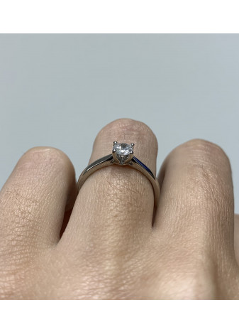 Solitario platino con diamante de 0,34ct