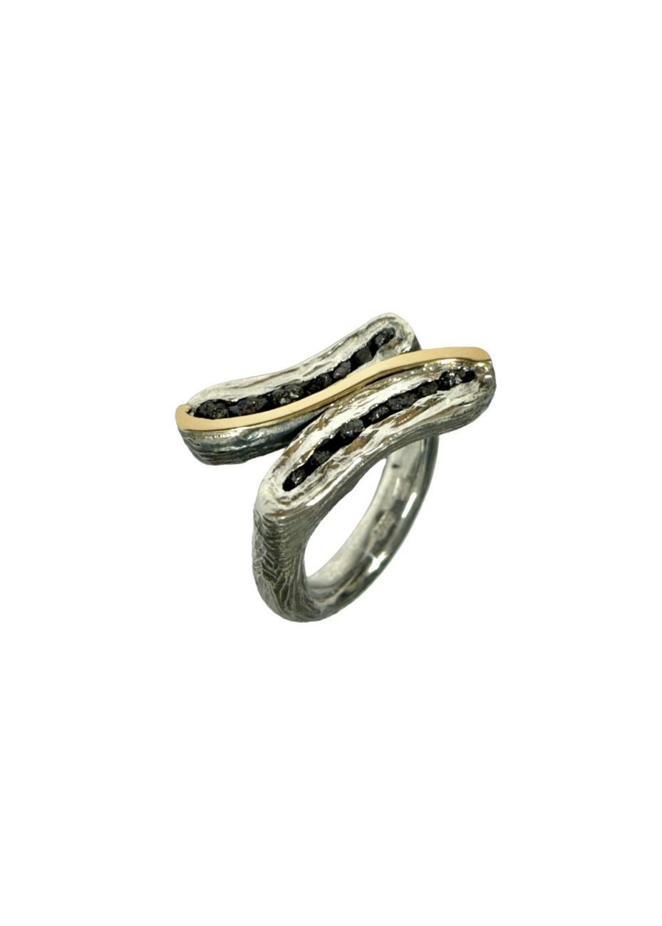 Anillo plata, oro y diamantes en bruto.