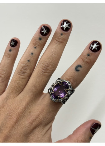 Anillo de plata, oro de 18k y amatista