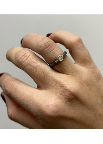 Anillo de plata, oro y diamante de laboratorio