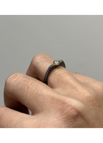 Anillo de plata, oro y diamante de laboratorio