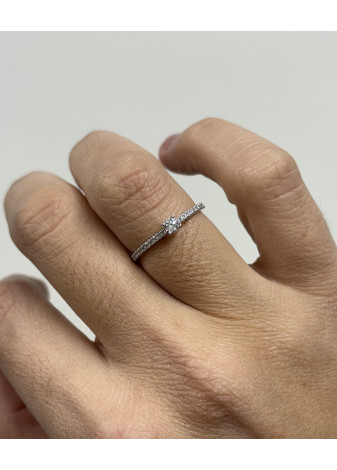 Solitario oro blanco y diamante de laboratorio 0,05cts
