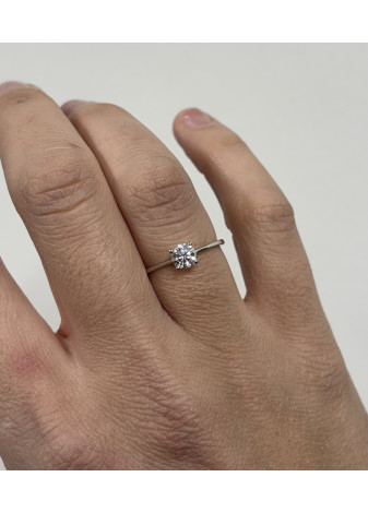 Solitario platino con diamante 0,30ct