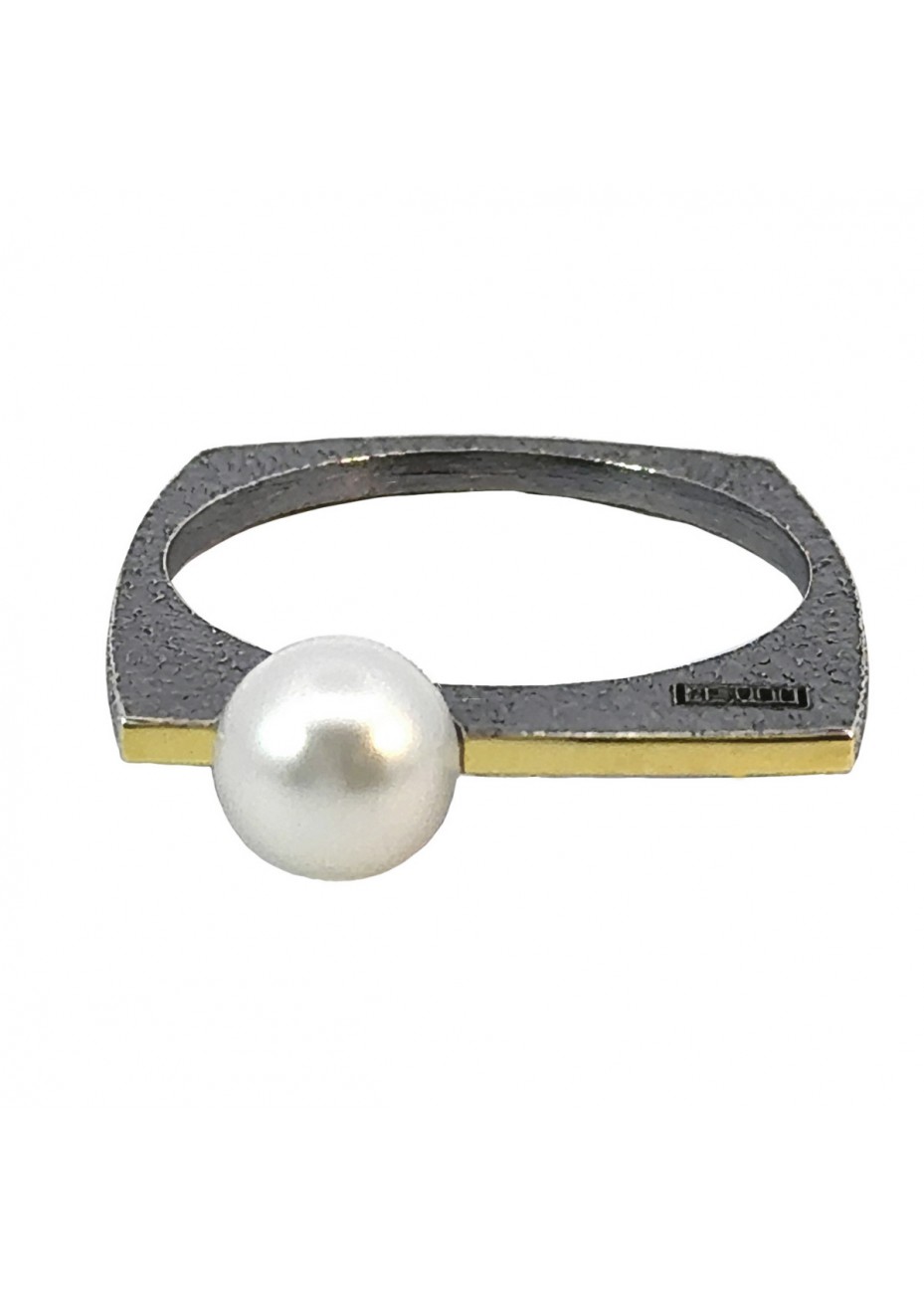 Anillo de plata, oro y perla blanca