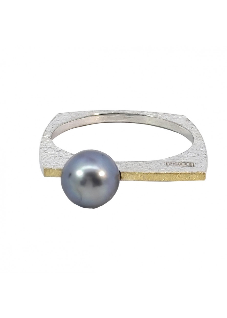 Anillo de plata, oro y perla gris