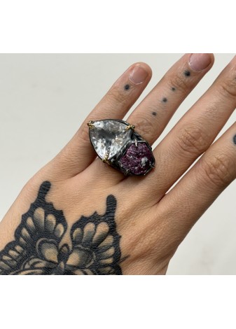 Anillo plata y oro con rubí en bruto e hiolina