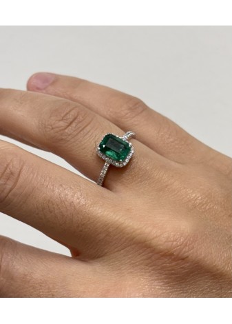 Sortija oro blanco, esmeralda y diamantes
