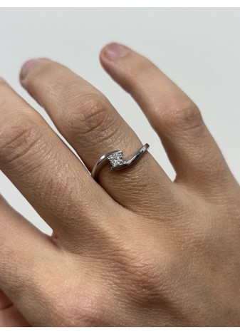 Anillo solitario oro blanco y diamante LAB de 0,20ct