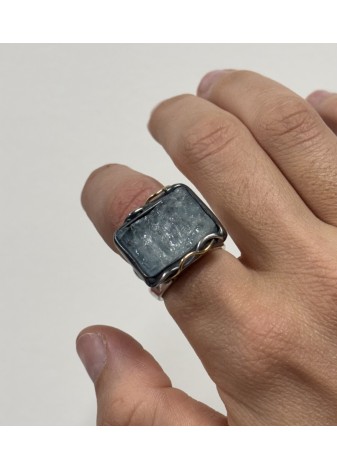Anillo aguamarina en bruto en plata y oro