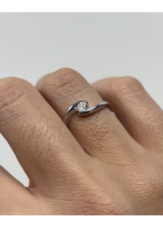 Solitario de platino con diamante de 0,20ct