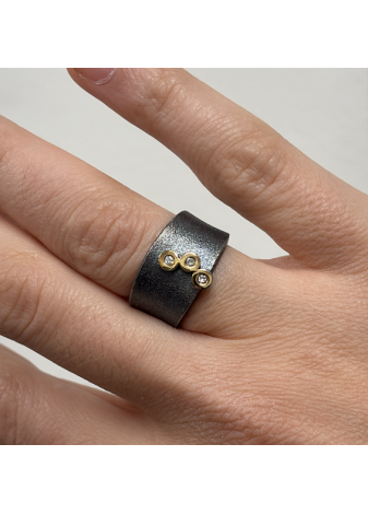 Anillo plata oxidada, oro amarillo y diamantes