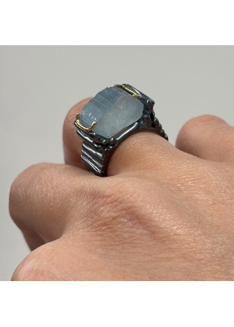 Anillo plata, oro amarillo y aguamarina en bruto