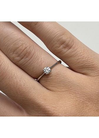 Solitario platino con diamante de 0,24ct