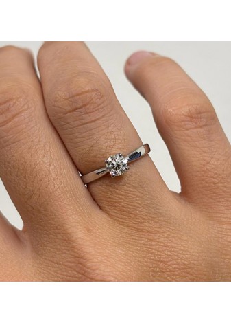 Solitario de platino con diamante 0,50ct