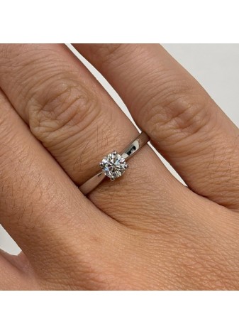 Solitario de platino con diamante 0,50ct