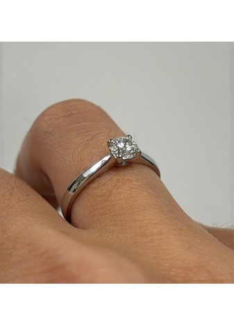 Solitario de platino con diamante 0,50ct